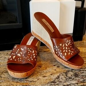 BRIGHTON Vintage 2000 Moira Perforated Calf Leather With Linen Caramel 7.5 NWT